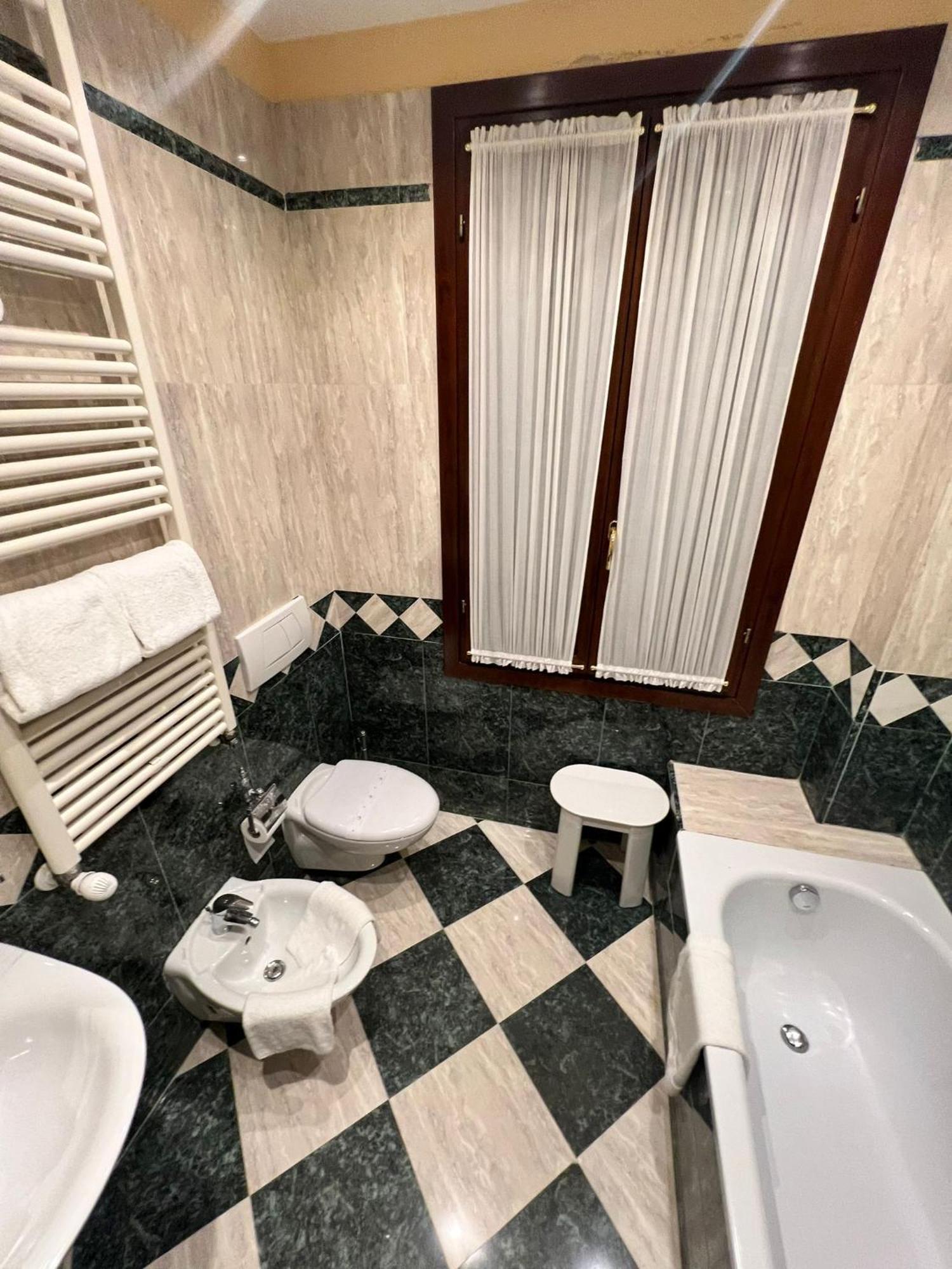 Hotel Ca' Dogaressa Venice Exterior photo